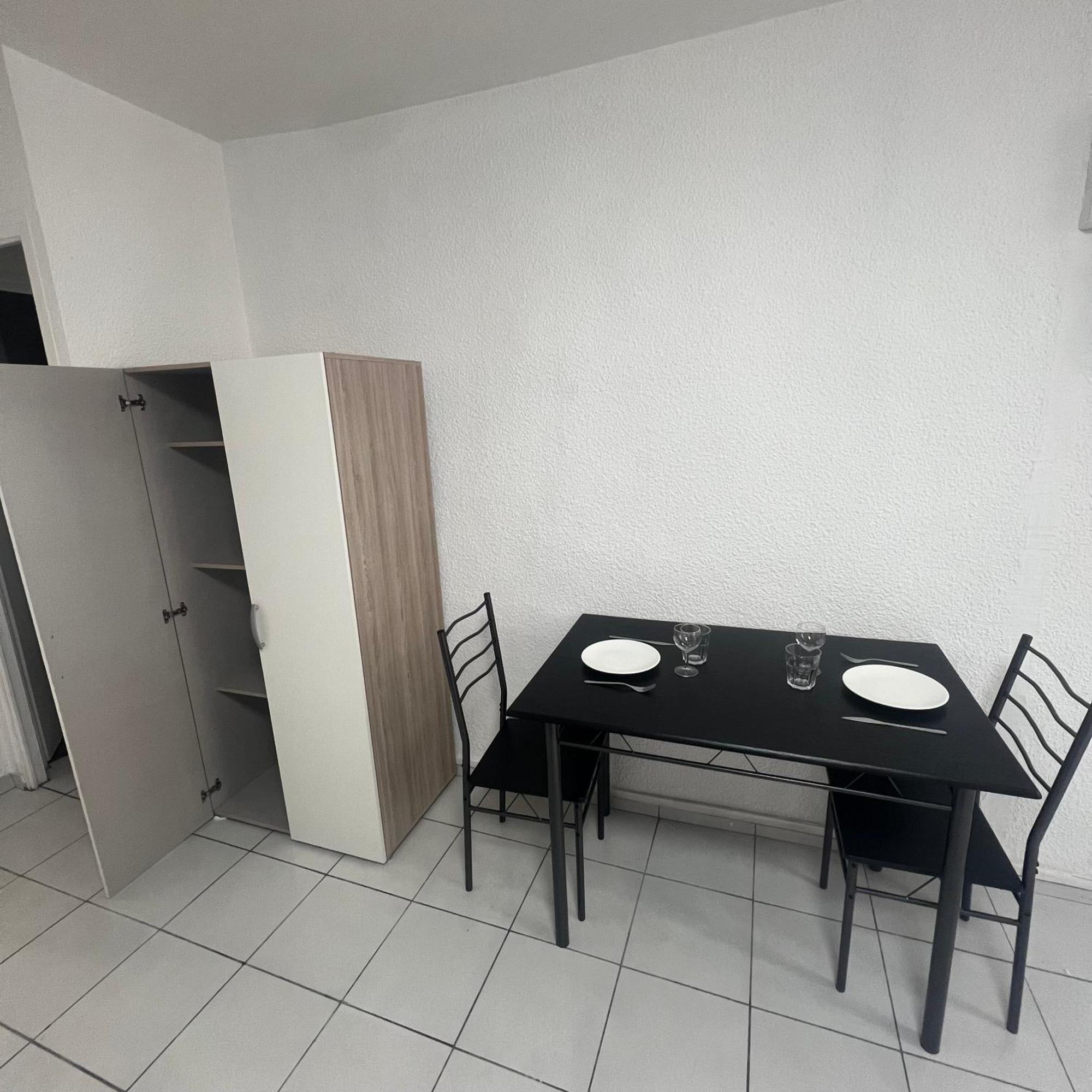 Studio Tapisvert St Charles Canebiere Vieux Port Марсель Экстерьер фото